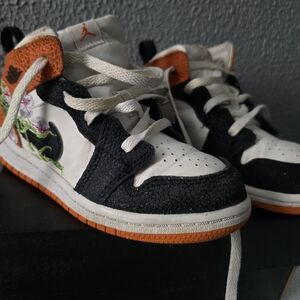 Kids' Jordan Black and Orange Starfish Sneakers